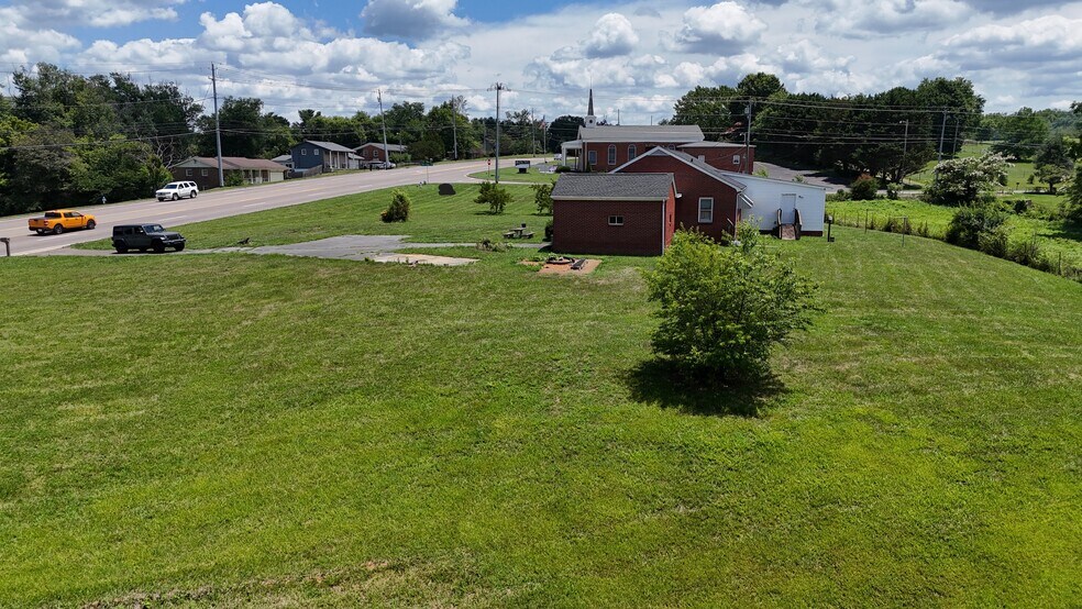 More Photos Of 5207 N Roan St, Gray Specialty For Sale