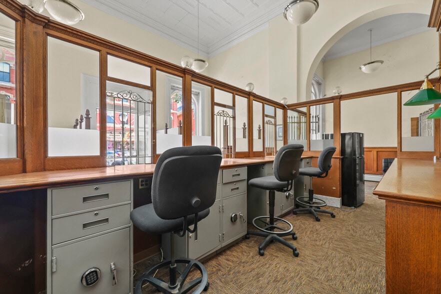 More Photos Of 47 Main St, Lee Bank For Sale