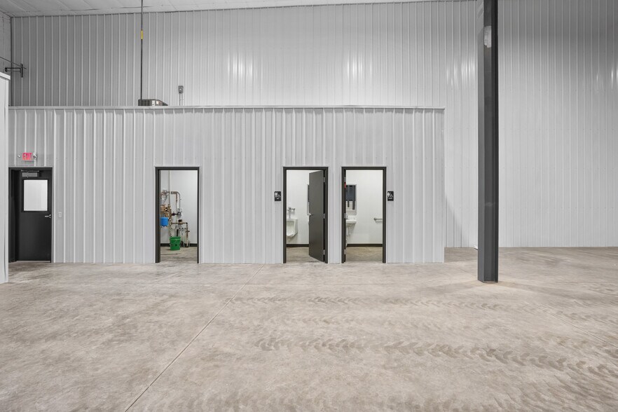 More Photos Of 6523 Music Rd, Eau Claire Manufacturing For Lease