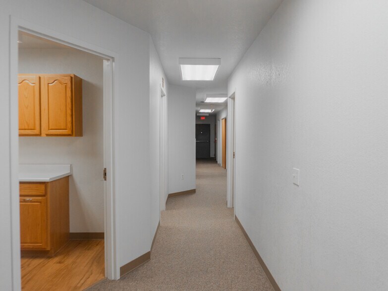 More Photos Of 1604 2nd Ave, Council Bluffs Office For Sale