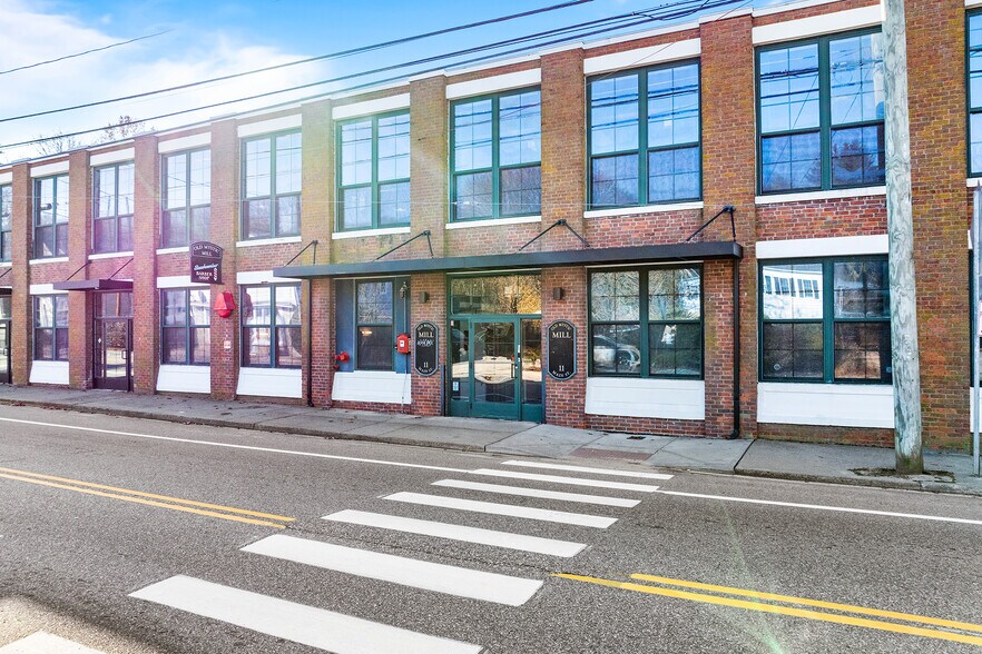 More Photos Of 11 Main St, Mystic Medical For Lease