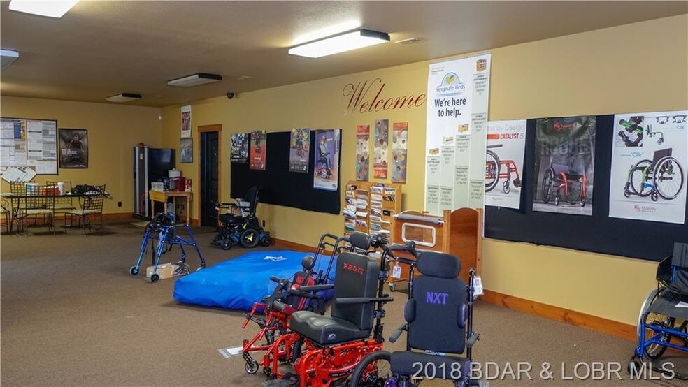 More Photos Of 166 Jackson St, Camdenton Flex For Sale