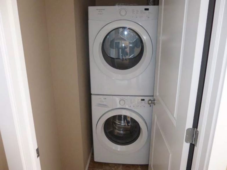 More Photos Of 248 Edwards Dr SW, Edmonton Apartments For Sale