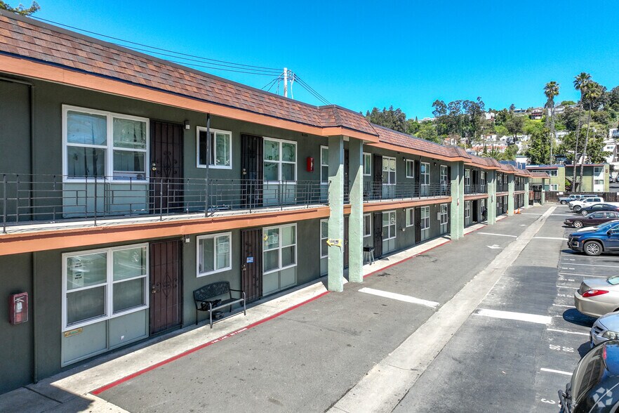 More Photos Of 6638-6646 MacArthur Blvd, Oakland Apartments For Sale