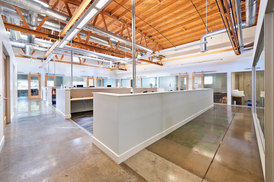 More Photos Of 3641 S Holdrege Ave, Los Angeles Loft Creative Space For Lease