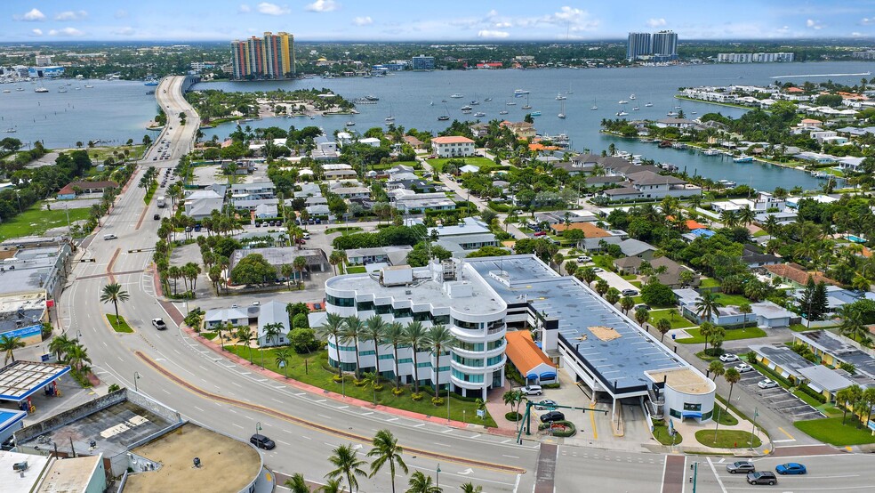 More Photos Of 2655 N Ocean Dr, Riviera Beach Office For Lease