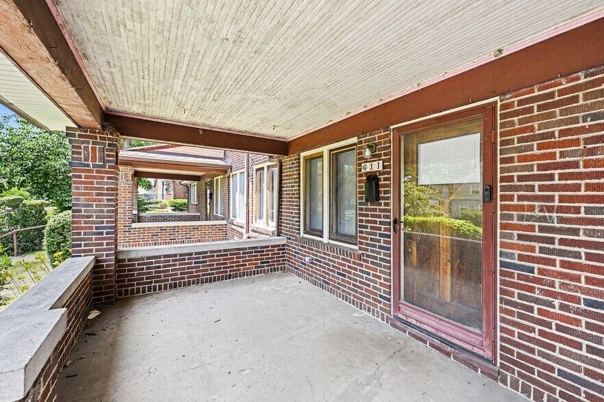 More Photos Of 611 Delaware Ave, Dayton Apartments For Sale