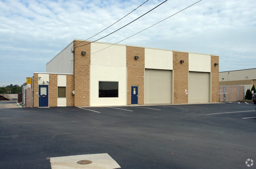 Primary Photo Of 510 Hertzog Blvd, King Of Prussia Warehouse For Lease