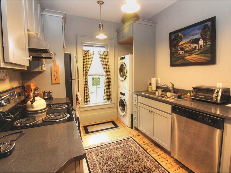 More Photos Of 5224 Shelburne Rd, Shelburne Apartments For Lease