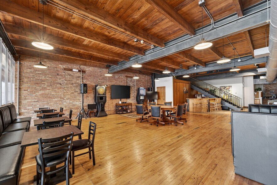 More Photos Of 510 College Ave, Racine Storefront Retail Office For Sale
