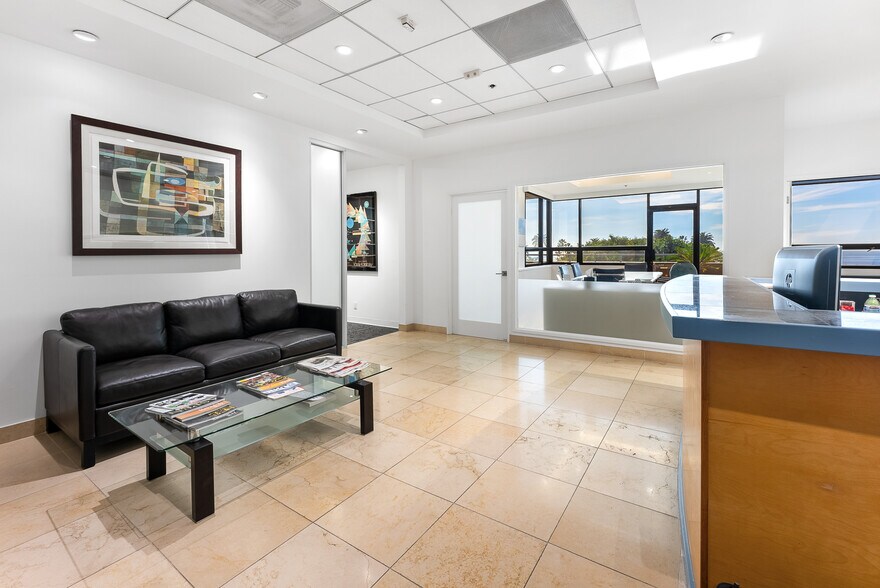 More Photos Of 201 Santa Monica Blvd, Santa Monica Office For Lease
