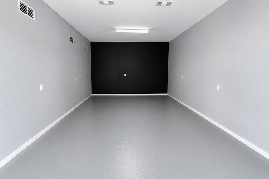 More Photos Of 2054 Crawford St, Fort Myers Loft Creative Space For Lease