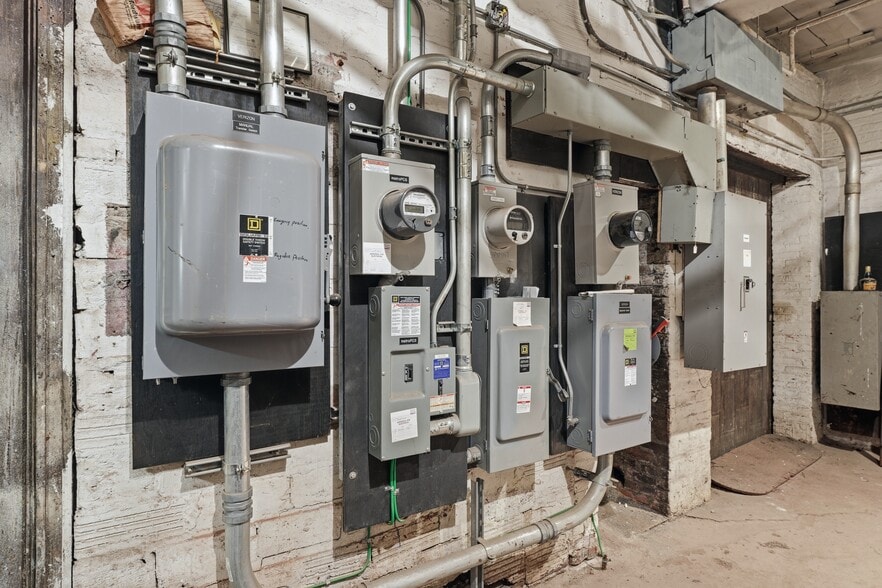 More Photos Of 59 Market St, Newark Office For Sale