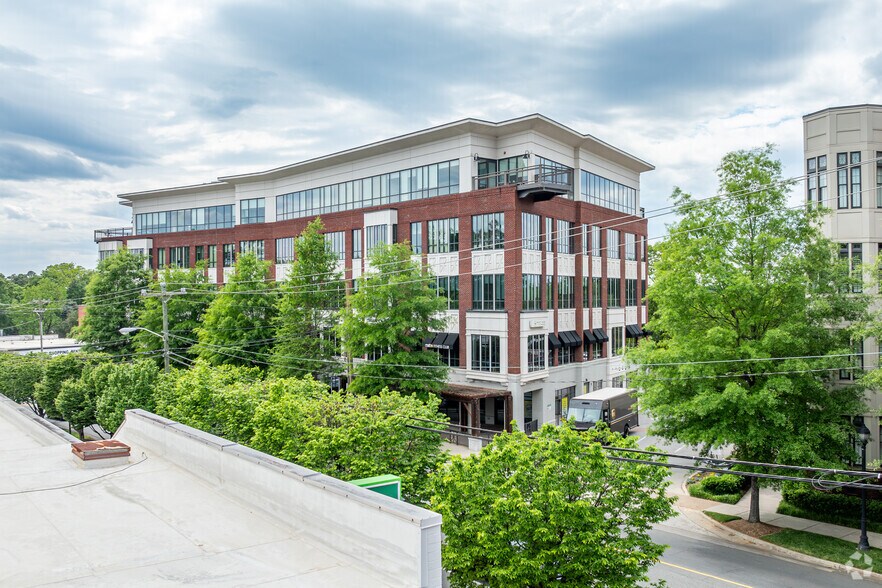 More Photos Of 2820 Selwyn Ave, Charlotte Office For Lease
