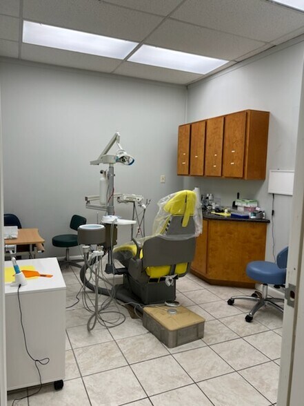 More Photos Of 3939 Lexington Blvd, Missouri City Medical For Sale