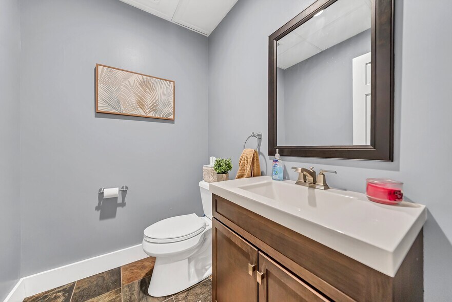 More Photos Of 6576 E Quaker St, Orchard Park Freestanding For Sale