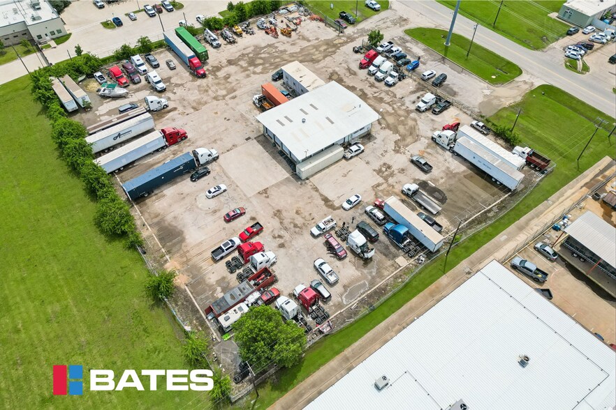 More Photos Of 1801 Commerce St, Garland Distribution For Sale
