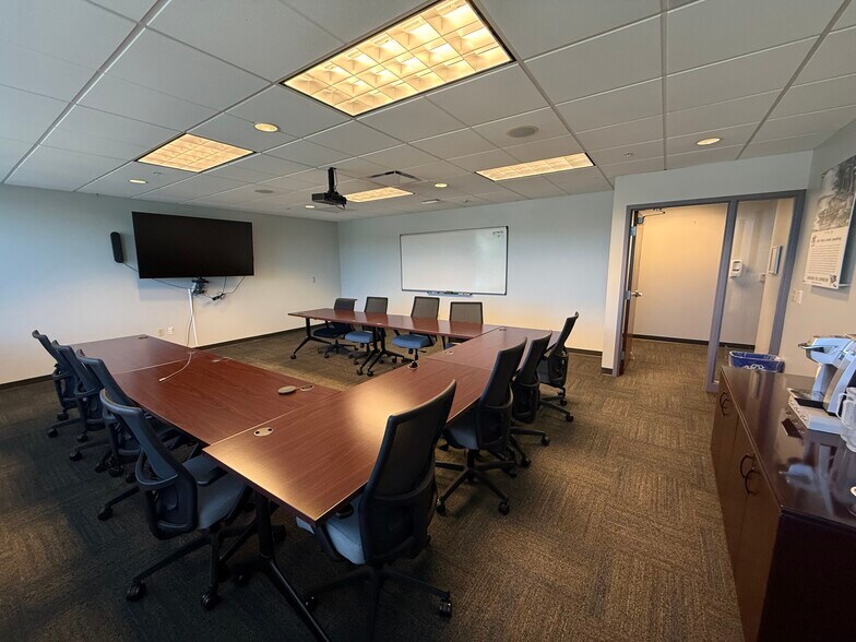 More Photos Of 300-310 Seven Fields Blvd, Seven Fields Office For Lease