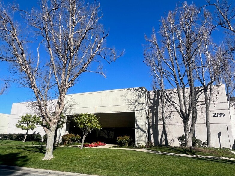 More Photos Of 2089 Anchor Ct, Newbury Park Warehouse For Lease