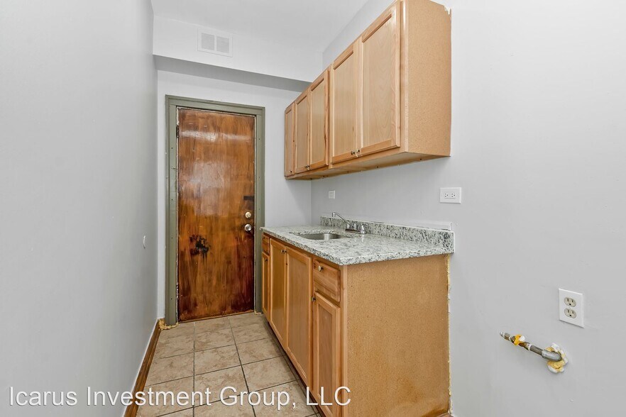 More Photos Of 6237-6245 S Kedzie Ave, Chicago Multifamily For Sale