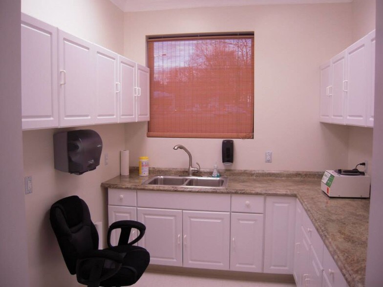 More Photos Of 3610 N Roxboro St, Durham Office For Sale