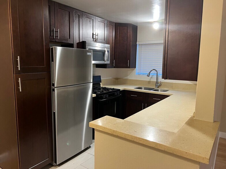 More Photos Of , Los Angeles Multifamily For Sale