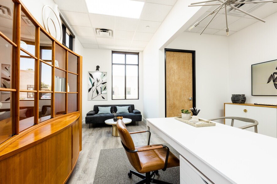 More Photos Of 725 W Elliot Rd, Gilbert Office For Lease