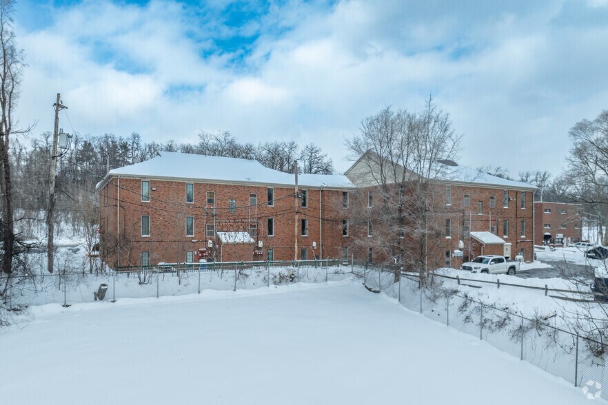 More Photos Of 1376-1378 Freeport Rd, Pittsburgh Office For Lease