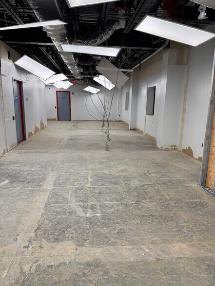 More Photos Of 3 Patterson Rd, Shirley Warehouse For Lease