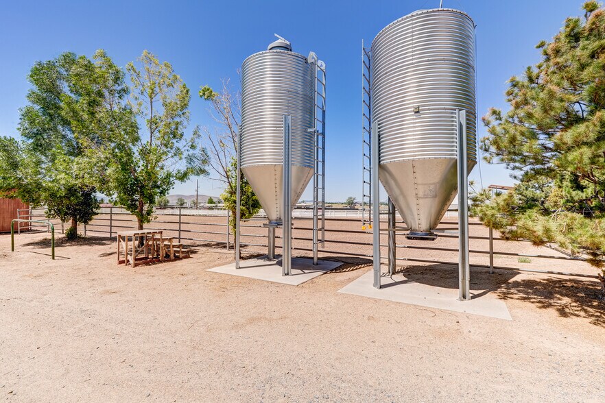 More Photos Of 7950 N Coyote Springs Rd, Prescott Valley Horse Stables For Sale