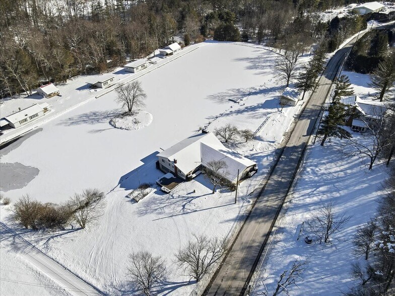 More Photos Of 306 Merwinsburg Rd, Effort Apartments For Sale