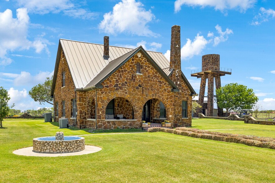 More Photos Of 995 W Gates Valley Rd, Poteet Land For Sale