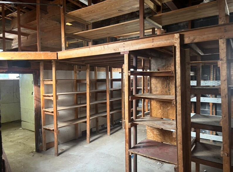 More Photos Of 21 Route 45, Mannington Flex For Sale