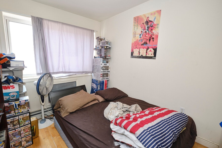 More Photos Of 133-40 37th Ave, Flushing Storefront Retail Residential For Sale