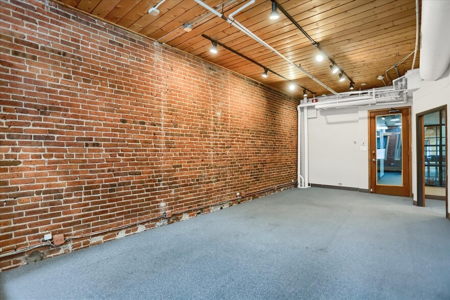 More Photos Of 1620 Market St, Denver Office For Lease