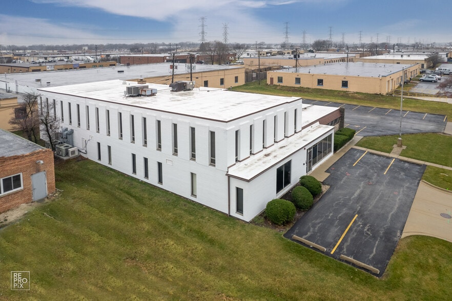 More Photos Of 223 Interstate Rd, Addison Light Manufacturing For Sale