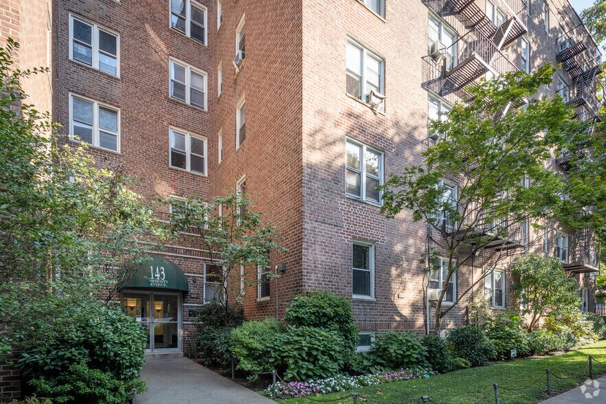 More Photos Of 143-153 Bennett Ave, New York Apartments For Sale