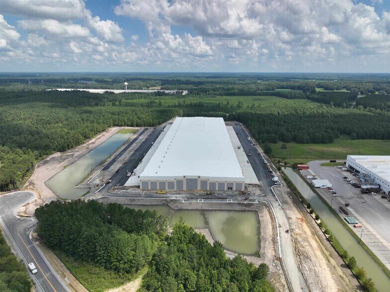 More Photos Of 12375 William A. Gwaltney, Windsor Warehouse For Lease