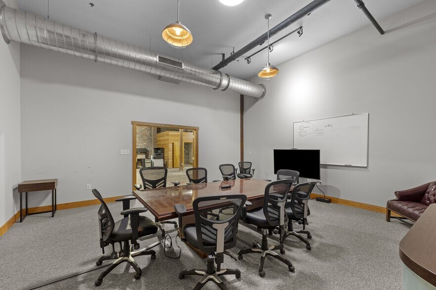 More Photos Of 214 E Garden St, Pensacola Storefront Retail Office For Lease