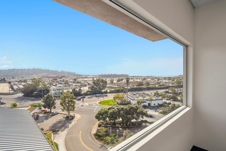 More Photos Of 990 Highland Dr, Solana Beach Coworking Space