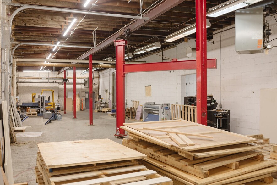 More Photos Of 4024 Washington Ave N, Minneapolis Warehouse For Lease