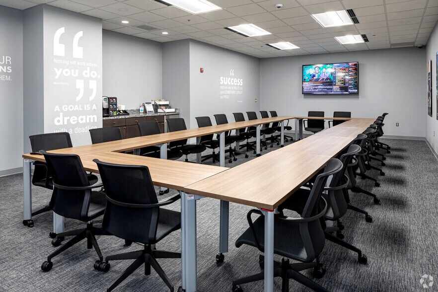 More Photos Of 3975 Fair Ridge Dr, Fairfax Office For Lease