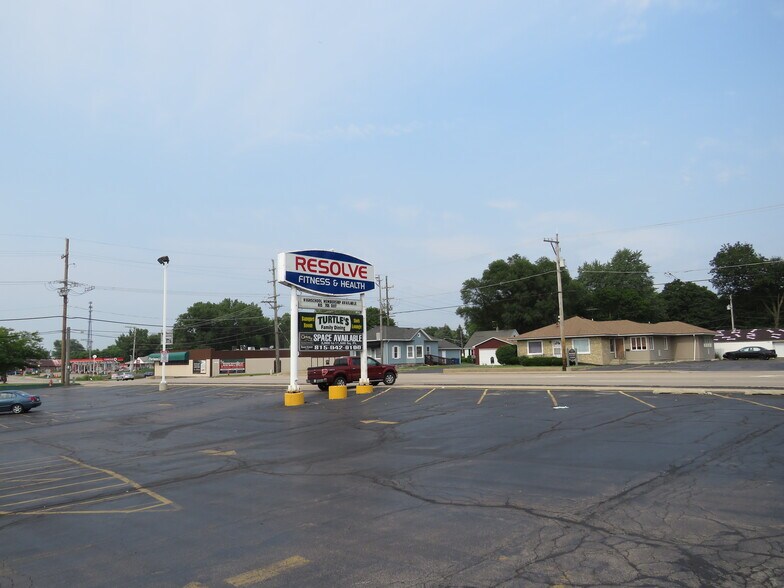 More Photos Of 110 E Waverly St, Morris Unknown For Lease