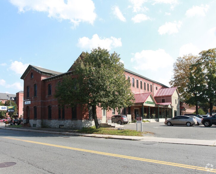 More Photos Of 40 Main St, Florence Medical For Lease