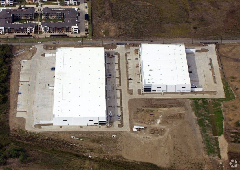 More Photos Of 2025 Midway Rd, Lewisville Distribution For Lease