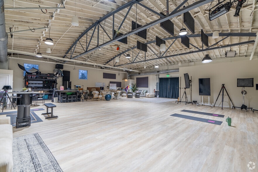 More Photos Of 616-620 NW 2nd Ave, Fort Lauderdale Showroom For Lease