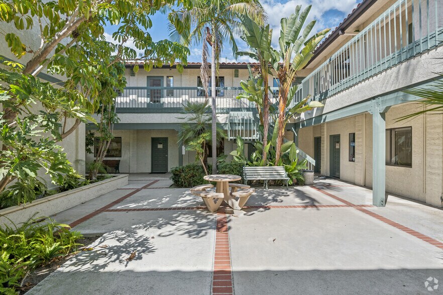 More Photos Of 24953 Paseo De Valencia, Laguna Hills Medical For Lease
