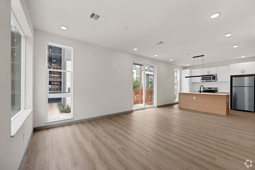 More Photos Of 3981-4001 Roseland Ave, Dallas Apartments For Sale