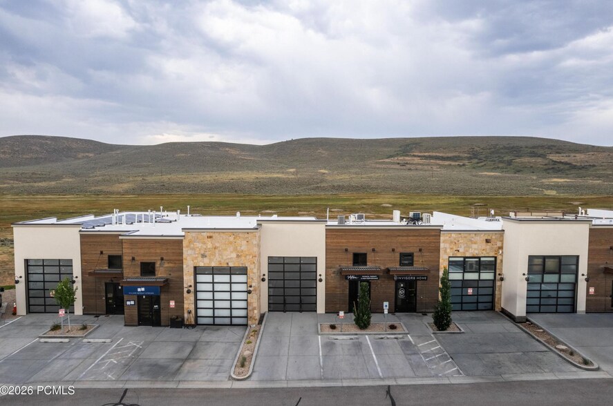 More Photos Of 4554 Forestdale Dr, Park City Light Manufacturing For Sale