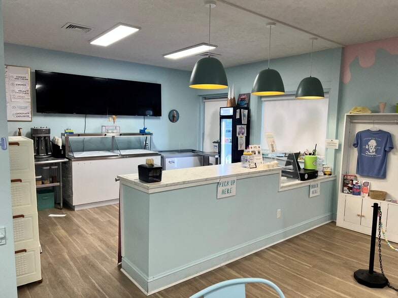 More Photos Of 2608 Lakeside Dr, Lynchburg Office For Lease